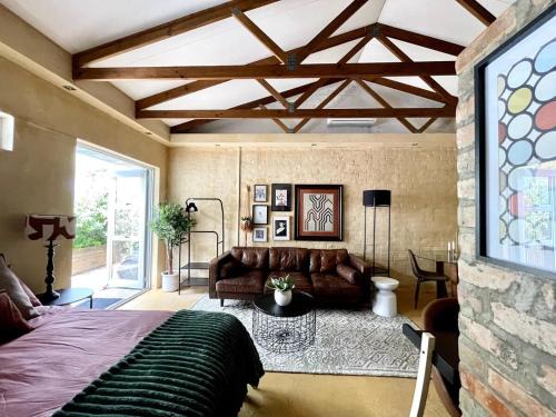 Die Boord Apartamento | Bohemian Private Flat, Aircon, Secure Parking