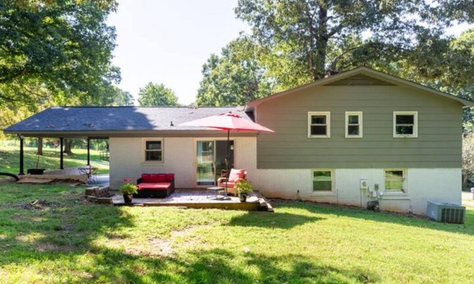 Newton Casa | Bohemian Retreat |Newly Remodeled with New Hot tub