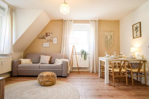 Enzberg Apartamento | BOHO-Apartment - Feel like Home, Tiny Bathroom & Garage, 60m2