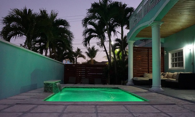 Coral Harbour Apartamento | Boho-Baha 2Br Retreat Near Airport