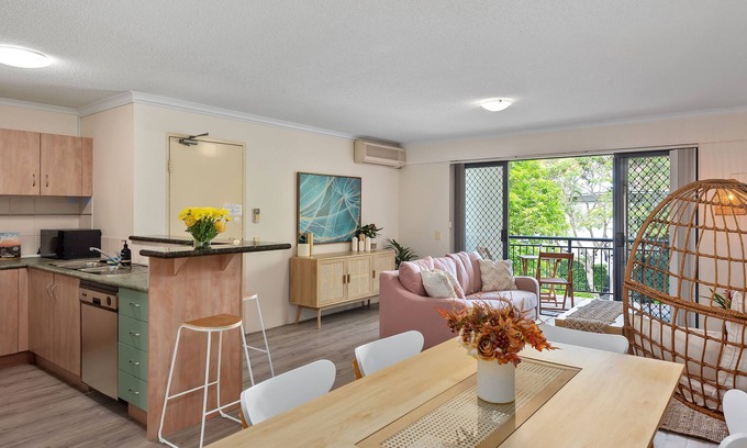 New Farm Apartamento | Boho Beauty ~ 2 Bed/2bath/1 Car ~ New Farm