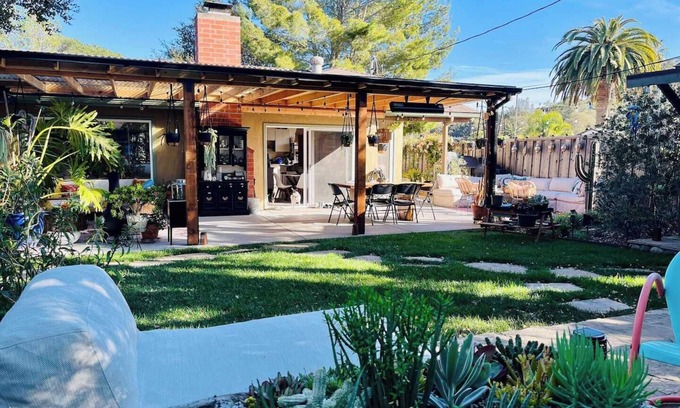 Santa Barbara Casa | Boho Bungalow Retreat: Spa, Ice Bath, Sauna, Tea Bar, Garden, Chickens, & Events