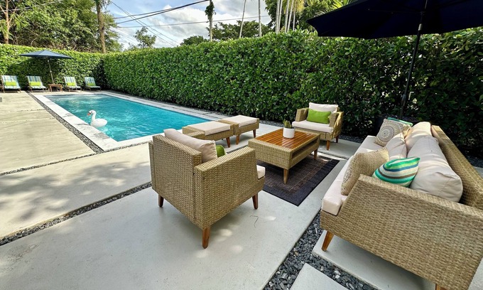 Seybold Casa | Boho Chic House-POOL & FIREPIT - 15 mins to South Beach