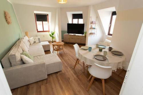 Markkleeberg Apartamento | BOHO CHIC Markkleeberg, in Seenähe, Familien Apartment, 8 min ins Leipziger Zentrum mit S-Bahn, Großer TV mit X Box