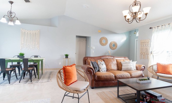 Port Saint Lucie Casa | Boho Chic Retreat