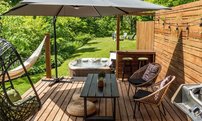 Bracebridge Casa | Boho Cozy Home by the Muskoka River, 5 mins. to downtown Bracebridge