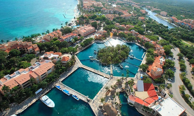 Puerto Aventuras Apartamento | Boho Dolphinarium view