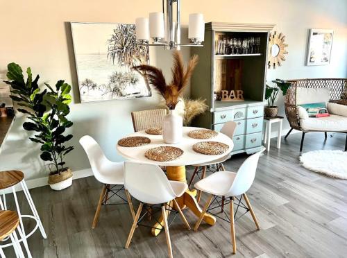 Sylvan Lake Casa | Boho Hideaway