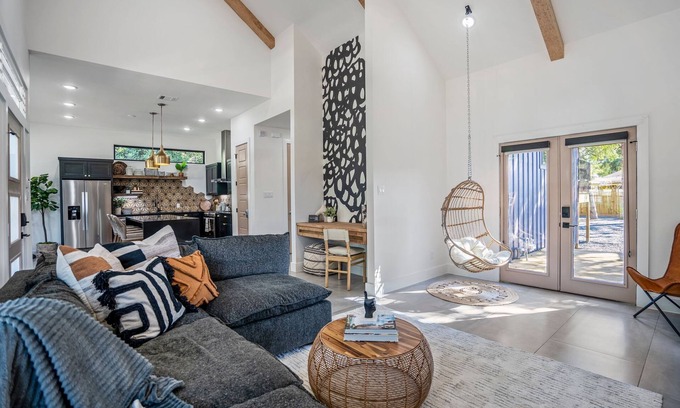 Greater East End Casa | Boho House @ East Downtown ☀️☀️☀️☀️☀️