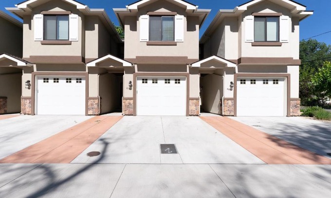 Carson City Apartamento | Boho Townhome in Carson City 10 Mins From Downtown, 30 Mins To Lake Tahoe