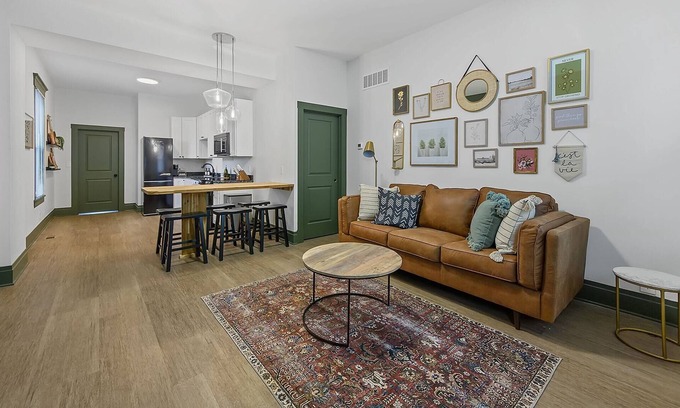 Lindenwald Casa | BoHo Townhome|Near the River|5 Min to Spooky Nook