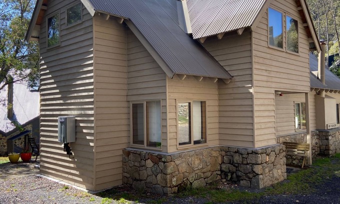 Thredbo Chalet De Esquí | Bollygums - Nestled in wooded area of Thredbo