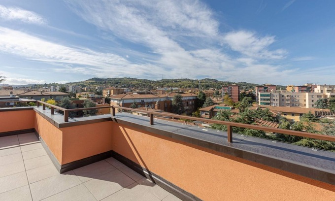 Savena Apartamento | Bologna Hills View - Stunning Attic with Terrace