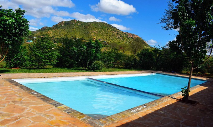 Voi Cabina | Boma Simba Lodge
