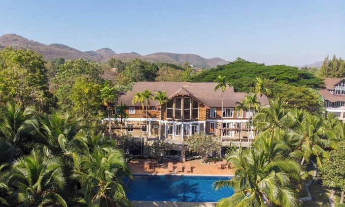 Khanong Phra Villa | BONANZA CABIN PISCINA VILLA, KHAO-YAI