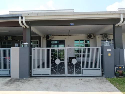 Daerah Kulai Casa | Bonda Homestay Kulai - Malay Only