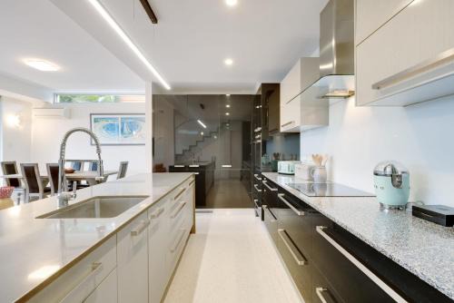 North Bondi Casa | Bondi Holiday Home - Garden