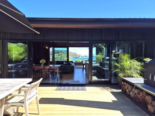 Tryphena Casa | Bonnydoon - On the Waterfront