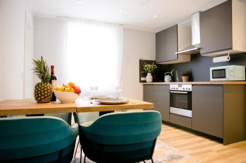 Sankt Augustin Apartamento | bonquartier - LUXAPT#5 Gemütliches, stilvolles Apartment mit Self Check-In, voll ausgestatteter Küche, Klimaanalage & Parkplatz