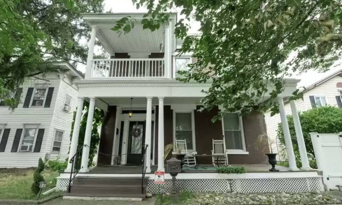 Newtonville Casa | SINGLE FAMILY HOME NOT FOR RENT