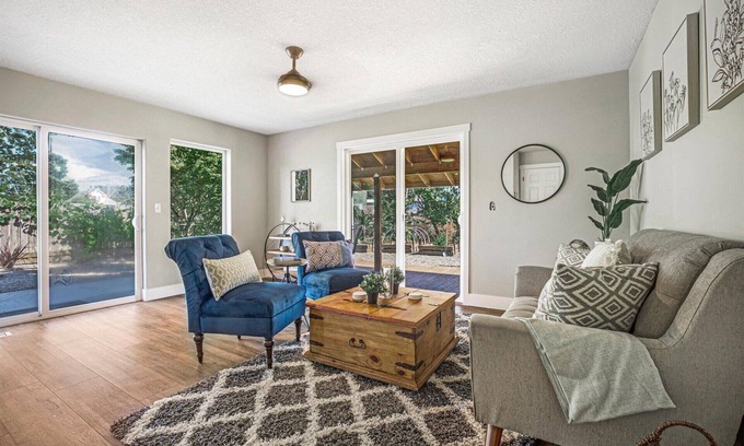 Newberg Casa | Book now for fall 2025 specials! Fire-pit, garage games, wine country relaxing