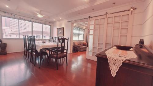 Gonzaga Apartamento | Book Santos SaintClaude 100 metros quadrados no Coração de Santos