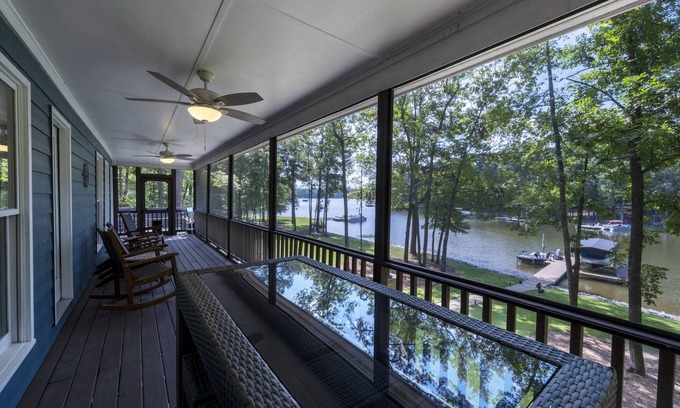 Buckhead Casa | Book Your Getaway At This 4 Bedroom Lakeside Hideaway @ Sugar Creek