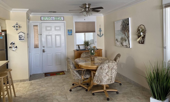 South Seaside Park Condominio | Booking winter 23-24 1 Block from the beach !Call 908-304-3667