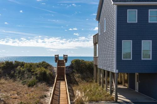 North Topsail Beach Apartamento | Boomerang- Oceanfront Log Cabin in North Topsail
