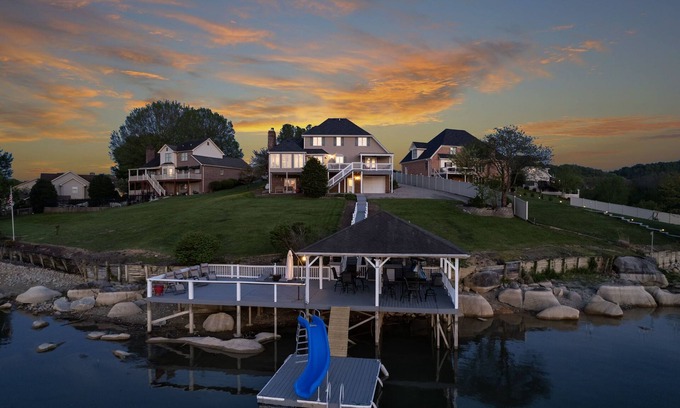 Piney Flats Casa | Boone Lake Haven with kayaks