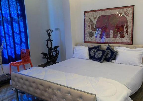 Lake Swaroop Sagar Casa | Boraj Haveli Guest House