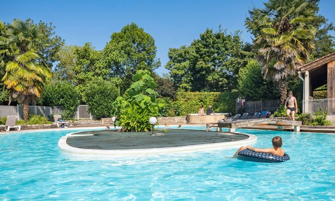 Saint Sozy Casa | Bord de Rivière | Tente Lodge équipée | Piscine