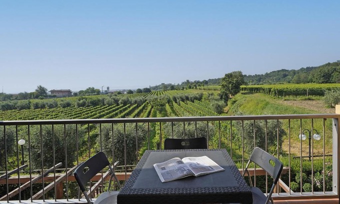 Puegnago del Garda Apartamento | Borgo Alto P1-16 by Wonderful Italy