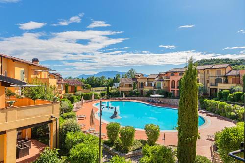 Manerba del Garda Apartamento | Borgo del Torchio II by Wonderful Italy