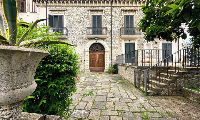 Roccasecca Apartamento | Borgo delle Piaggie: Historia, Elegancia y Confort en el Corazón de la Ciociaria
