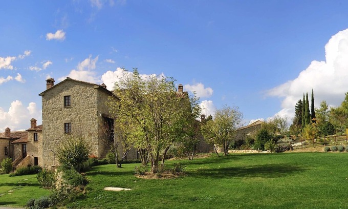 Sarteano Chalet De Esquí | Borgo Fastelli - Sambuco Chalet in historical Borgo in Val d'Orcia