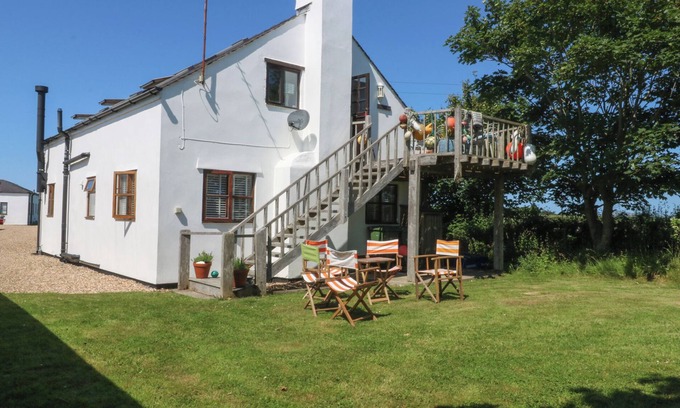 Rhoscolyn Casa | BORTH ARIAN BOAT HOUSE, family friendly, with open fire in Rhoscolyn