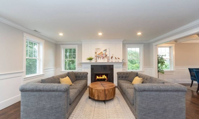 Waltham Casa | Boston's Luxury Home: Pet-Friendly, 4BR, Sleeps 10