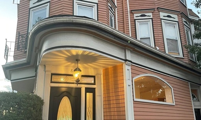 Dorchester Apartamento | Boston Spacious Apartment with private outdoor patio