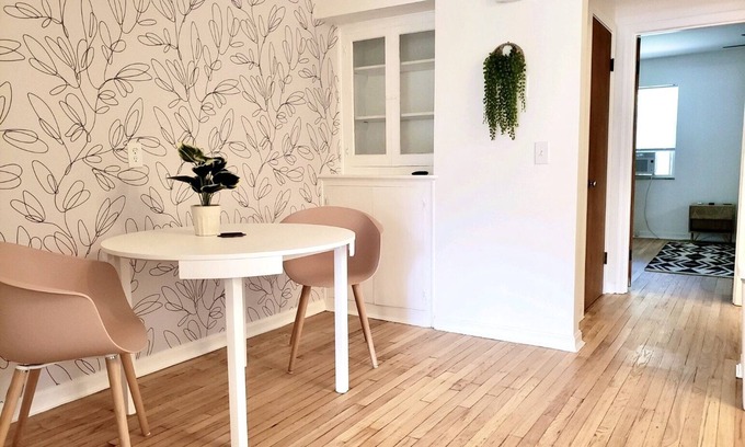 Westwood Apartamento | 🌿 Botanical Beautiful 🌿 Pet Friendly; For Long Term Stays