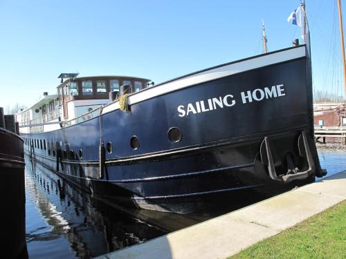Nieuwmarkt en Lastage Hotel | Botel Sailing Home