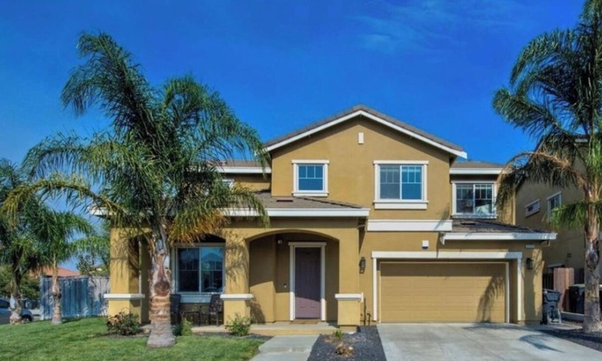 Fairfield Casa | Bottle rock getaway