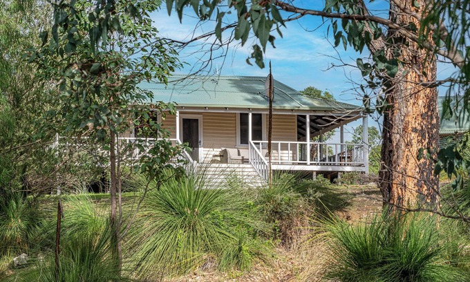Yallingup Cabaña | Bottlebrush Cottage & Studio, Wildbrook Pl