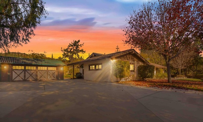 Bonsall Casa | Bottled Up in Bonsall-Trails and Horse Stables