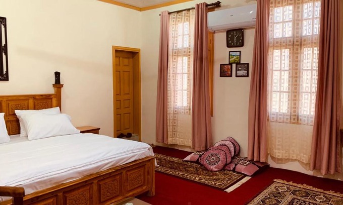 Gilgit-Baltistan Cama Y Desayuno | Bottleneck Lodges