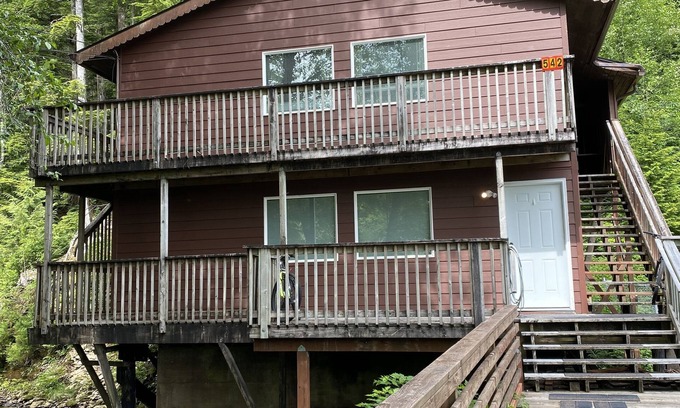 Ketchikan Casa | Bottom floor unit centrally located in downtown Ketchikan! [Ask for Rental Car]