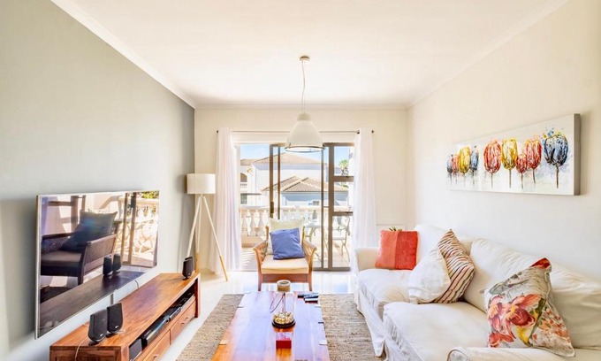 Century City Apartamento | Bougain Villas