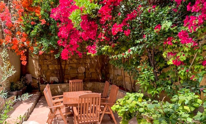 Cospicua Casa | Bougainvillea Breeze & Marina View, Cospicua, Malta