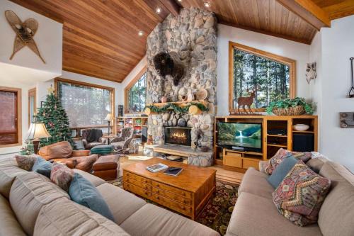 Boulder Ridge Casa | Boulder Ridge Lodge Huge Ski In Home Sleeps 22