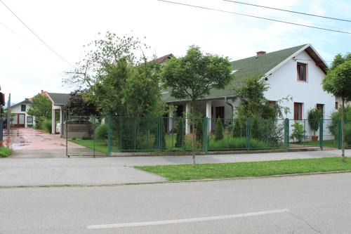 Cuprija Casa | Boulevard Garden House - Free and save parking in the locked yard